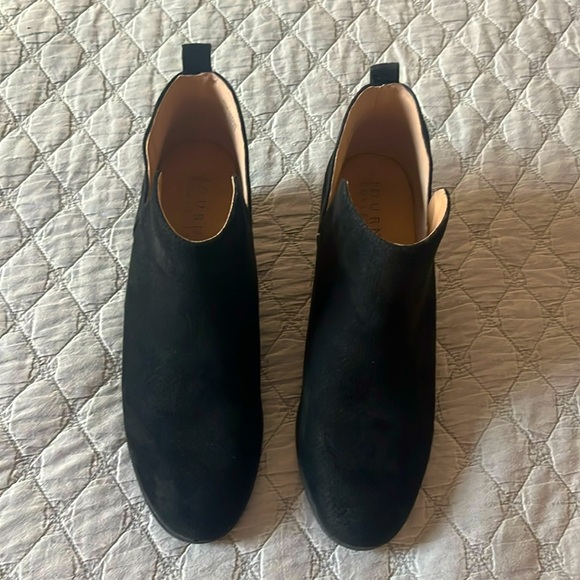 Journey Collection Black suede ankle boots size 8 1/2, Wide - Picture 1 of 6